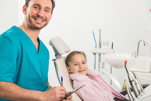 歯科医と子供